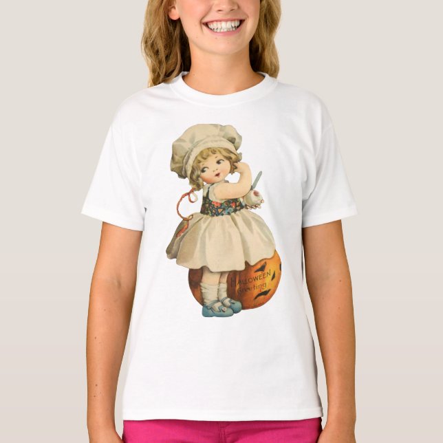 Camiseta Halloween Girl Carving Apple (Frente)