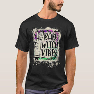 Camiseta Halloween Má Bruxa Víbia Sinal de Mão de Paz Hallo