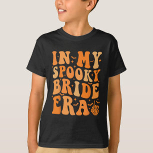 Camiseta Halloween Na Minha Era de Noiva Assustadora Groovy