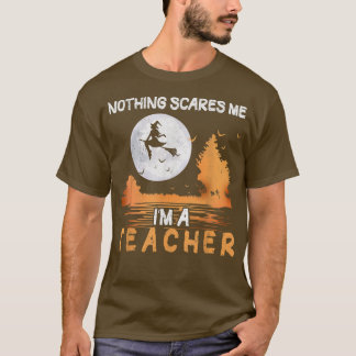 Camiseta Halloween Nada me assusta Eu sou professora Mulher