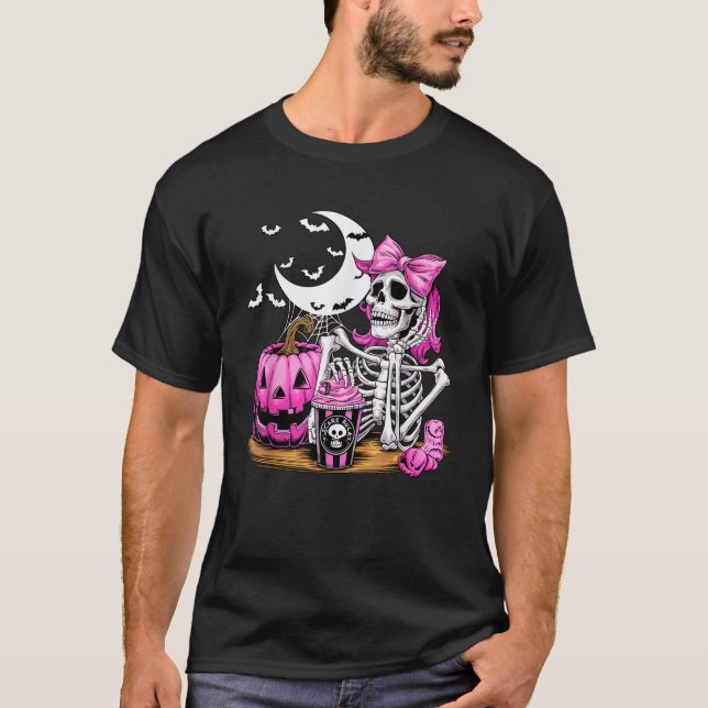 Camiseta Halloween Skeleton Bebendo Café Coquetel Rosa B (Frente)