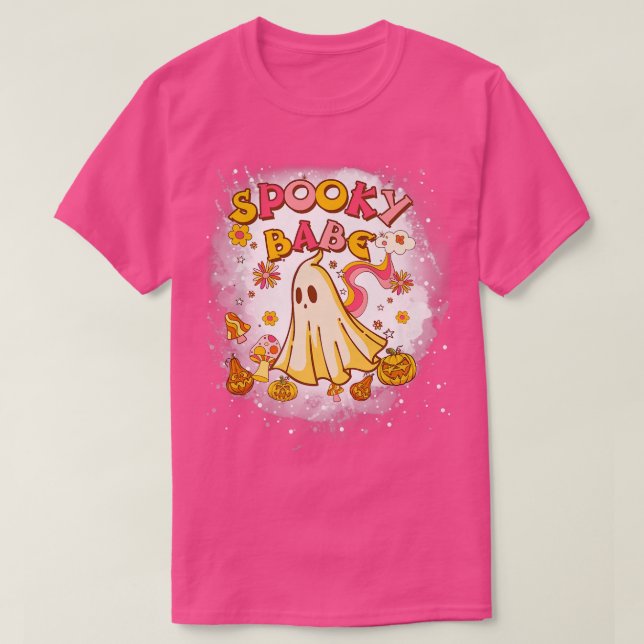 Camiseta Halloween Spooky Babe 70s Premium de Estilo Retroa (Frente do Design)