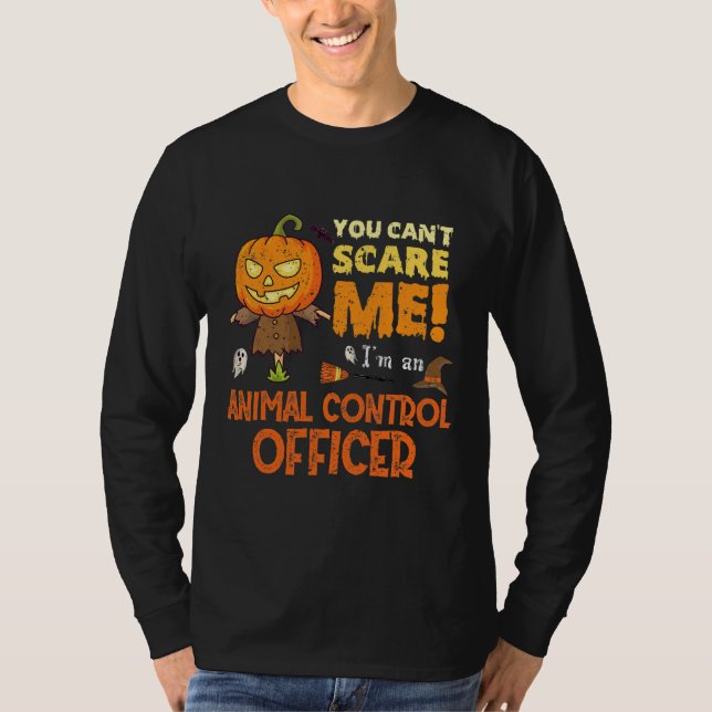 Camiseta Halloween, você não pode assustar o oficial de con (Frente)