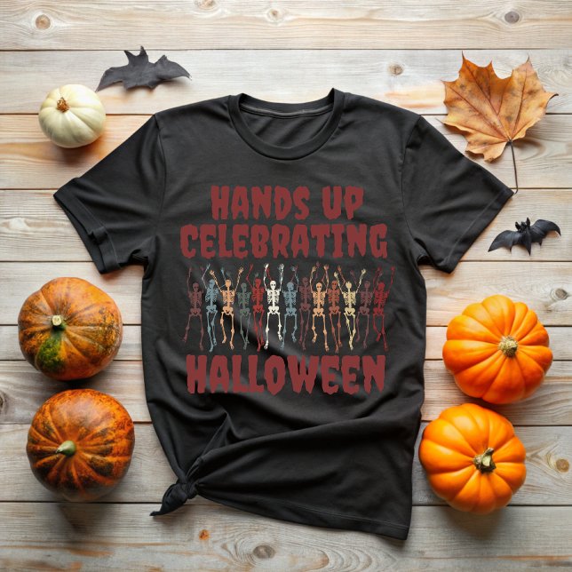 Camiseta Hands Up Celebrating Halloween (Criador carregado)