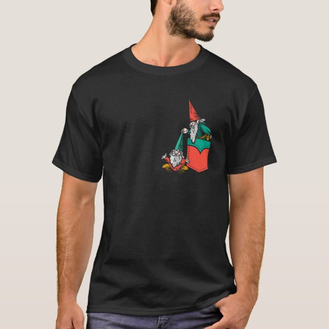 Camiseta Hanging Pocket Gnome Gnomies  (Frente)