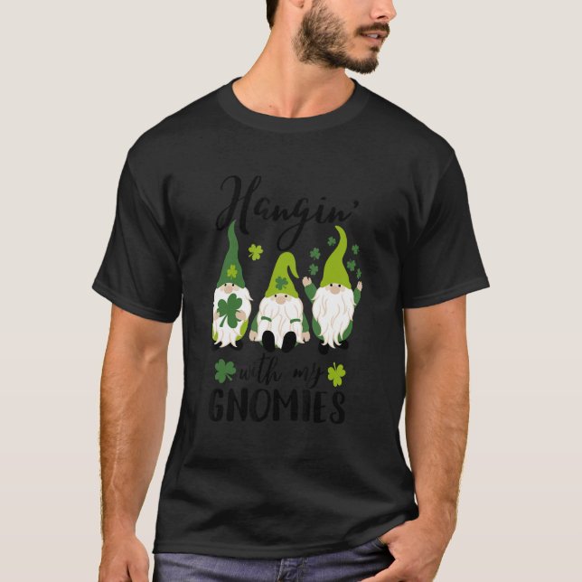 Camiseta Hanging With My Gnomies Shamrock St Patrick's Day  (Frente)