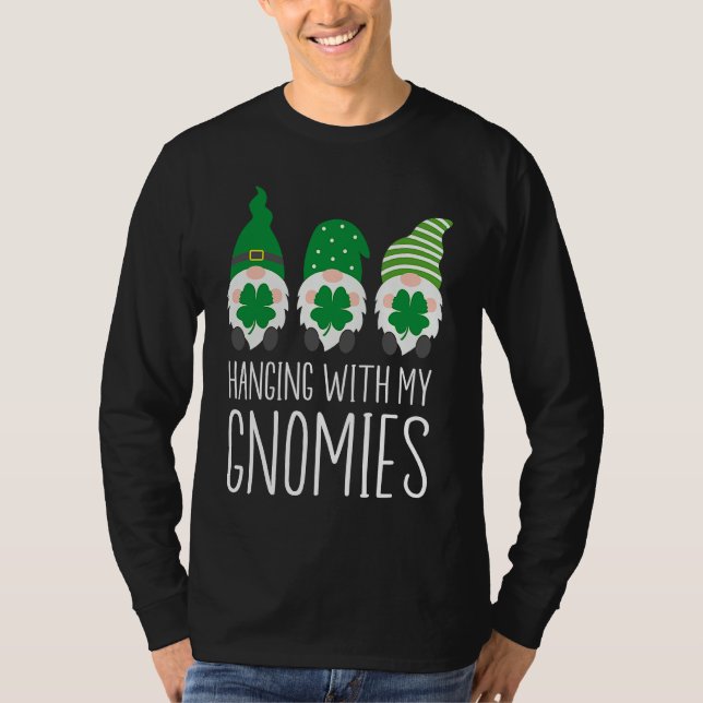Camiseta Hanging with my Gnomies St Patrick's Day (Frente)