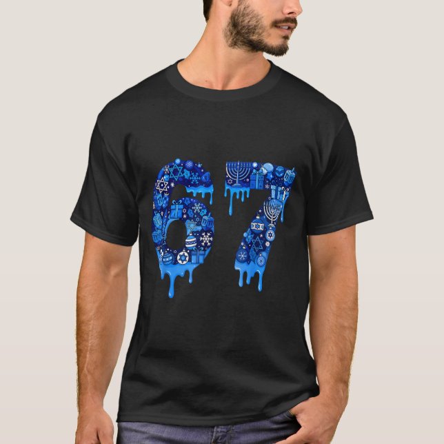 Camiseta Hanukkah 67 Six Seven Boy Girl Kids 67 Meme Hanukk (Frente)