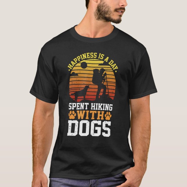 Camiseta Happiness is a Day Spent Hiking with Dogs (Frente)