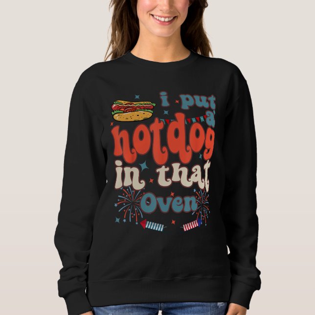 Camiseta Happy 4th Of July Firework Groovy Put Hotdog In Th (Frente)