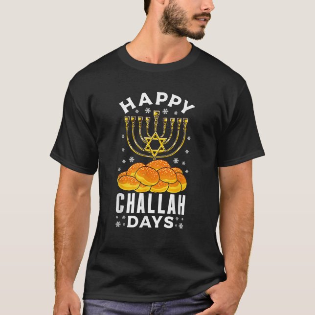 Camiseta Happy Challah Days Hanukkah Jewish Holiday Menorah (Frente)
