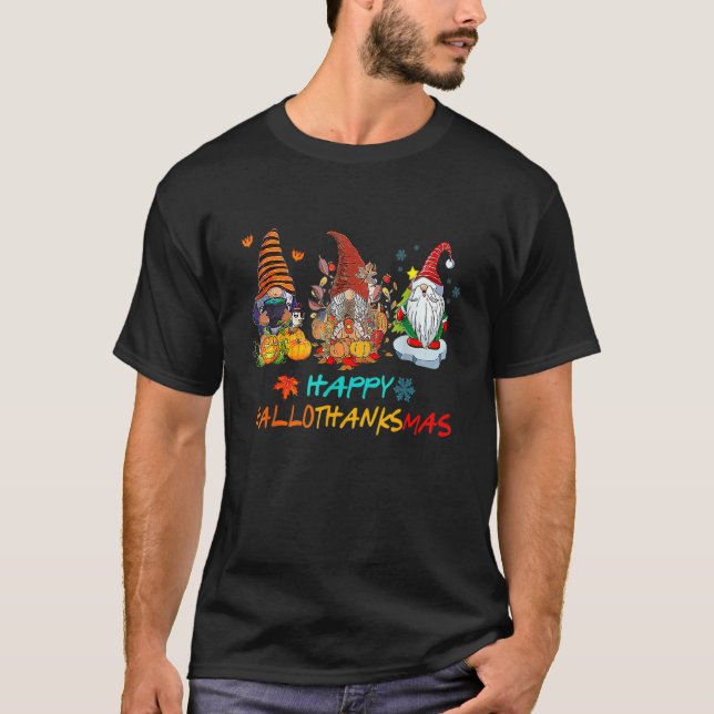 Camiseta Happy Hallothanksmas Gnomes  Witch Santa Hat Pumpk (Frente)