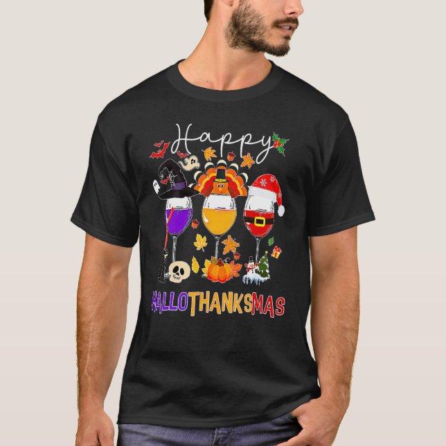 Camiseta Happy Hallothanksmas Wine Glasses Witch Santa Hat  (Frente)