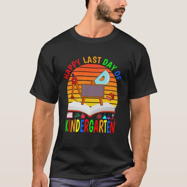 Camiseta Happy Last Day Of Kindergarten 2023  Teachers Stud (Frente)