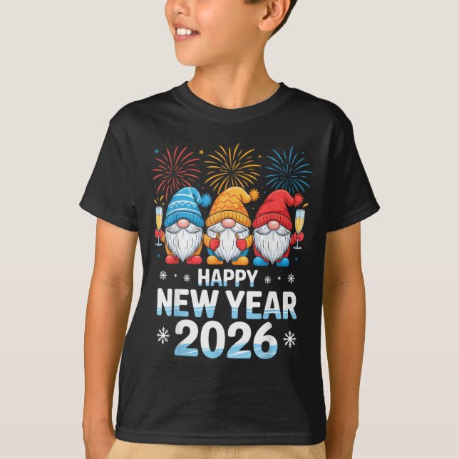 Camiseta Happy New Year 2026 Gnome Cute Holiday Celebration (Frente)