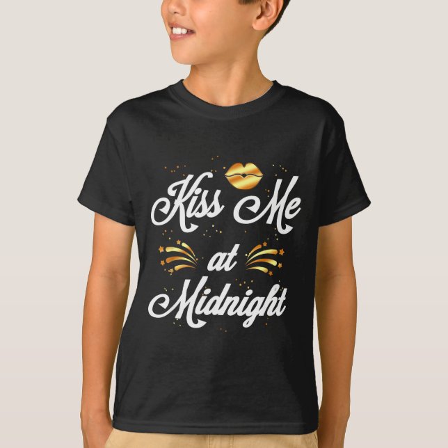 Camiseta Happy New Year's Eve Nye 2022 Party Kiss  (Frente)