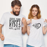 Camiseta Happy Rides Honeymoon Hubby Newwing Casal<br><div class="desc">A camiseta recém-casada para hubby com a sigla "Aproveite seus passeios felizes comigo" é uma maneira divertida e brincalhona de expressar seu entusiasmo por embarcar em uma jornada de felicidade com seu parceiro. O texto captura a essência da companheirismo e experiências compartilhadas, simbolizando o compromisso do casal com o fazer...</div>