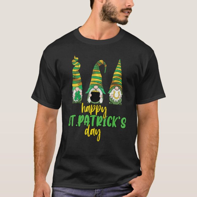 Camiseta Happy St Patrick's Day Three Gnome Irish Shamrock  (Frente)
