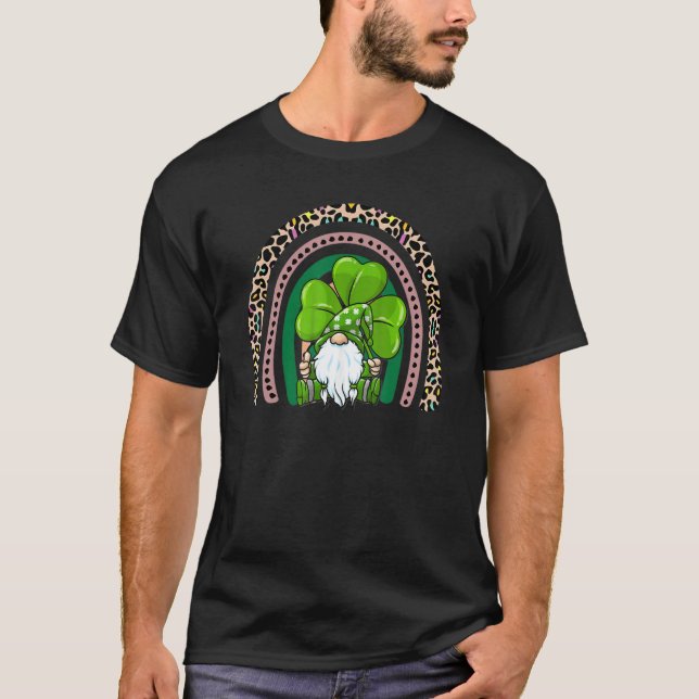 Camiseta Happy St Patrick's Day Three Gnomes Shamrock Rainb (Frente)