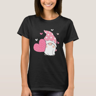 Camiseta Happy Valentineu2019s Day Gnome Holding Pink Heart