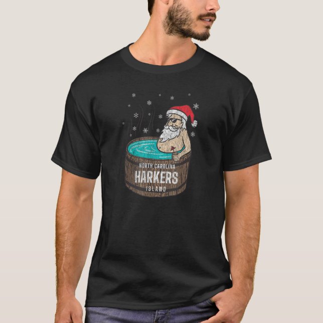 Camiseta Harkers Island NC Christmas Vacationing Santa Hot  (Frente)