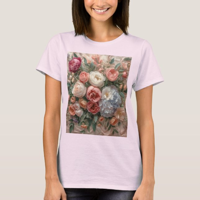 Camiseta Harmonia de Flor Éterea: Couture Floral em Pastéis (Frente)