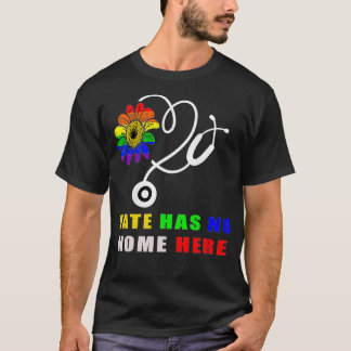 Camiseta Hate Has No Home Here LGBTQ Nurse Human Pride 