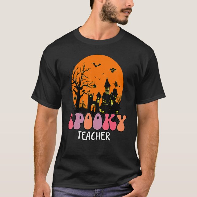 Camiseta Haunted House Moon Night Groovy Spooky Teacher 4 (Frente)