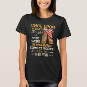 Camiseta Havia uma mulher que Vestiu o combate às botas Lad