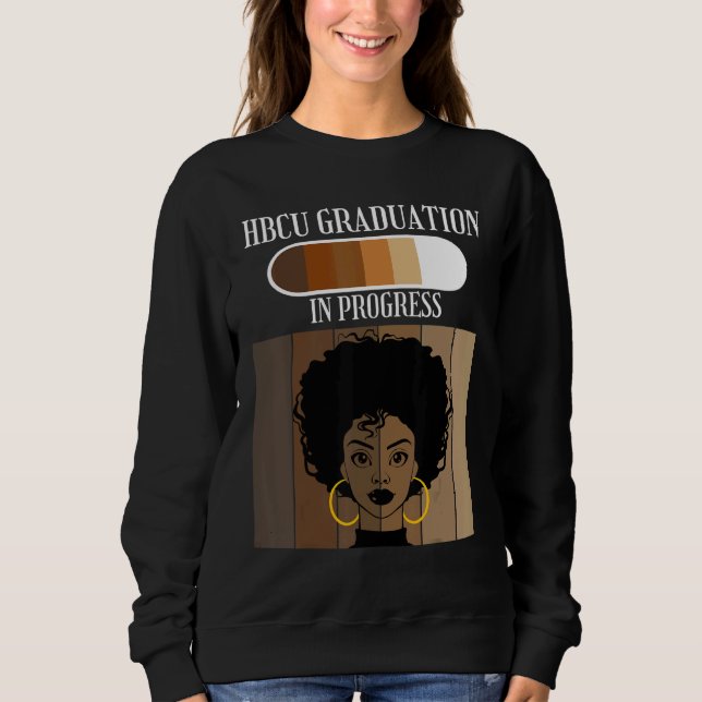 Camiseta HBCU Graduation In Progress Historical Black Colle (Frente)