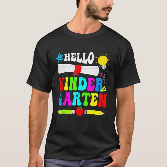 Camiseta Hello Kindergarten Back To School Team First Day O (Frente)