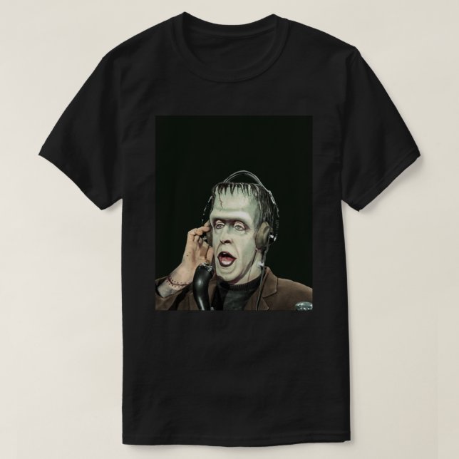 Camiseta Herman Munster at the radio Graphic T-Shirt.png (Frente do Design)