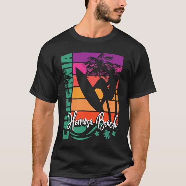 Camiseta Hermosa Beach California Retro Sunset Beach Surfer (Frente)