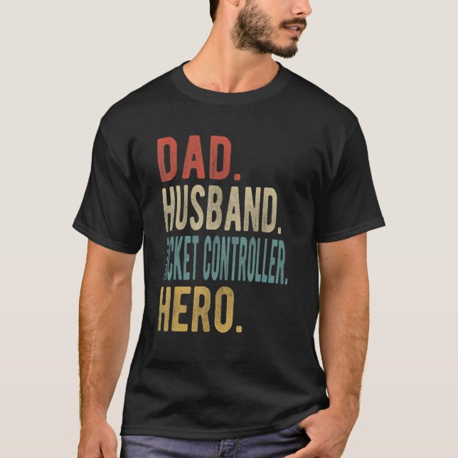Camiseta Herói da Controladora de Bilhetes do Pai Mens (Frente)