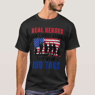 Camiseta Heróis de verdade não Vestem capas que Vestem Dog