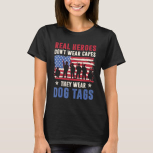 Camiseta Heróis de verdade não Vestem capas que Vestem Dog