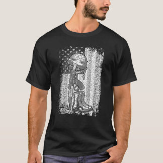 Camiseta Heróis não Vestem Capas que Vestem Dog tags e Comb