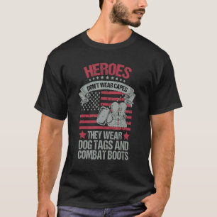 Camiseta Heróis não Vestem Capes que Vestem Dog tags e Com