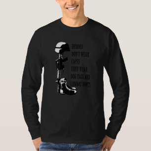 Camiseta Heróis não Vestem Capes que Vestem Dog tags e Com