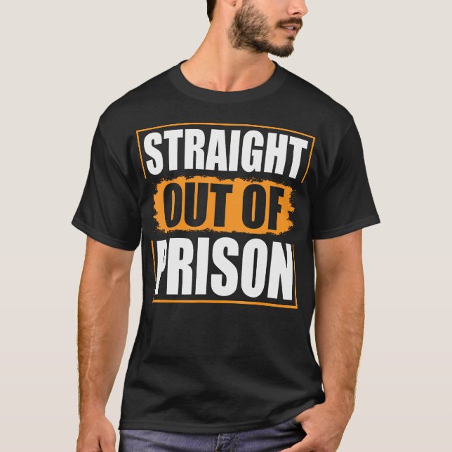 Camiseta Hetero Fora Da Prisão - A Penitenciária Engraçada  (Frente)
