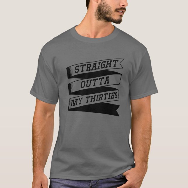 Camiseta Hetero Fora Dos Meus Trinta Presentes Para Festa d (Frente)