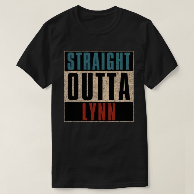 Camiseta Hetero Outta Lynn Massachusetts MÃE (Frente do Design)
