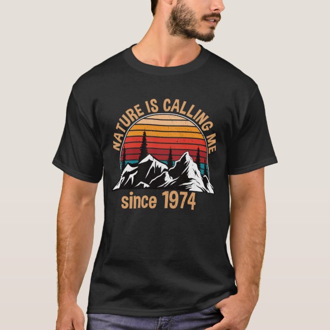 Camiseta Hiker Birthday Gift 1974 (Frente)