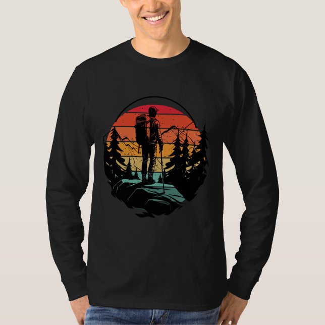 Camiseta Hiker sunset retro  (Frente)