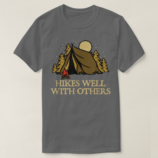 Camiseta Hikes Bem Com Outros Amigos Caminhando Hiker Buddy (Frente do Design)