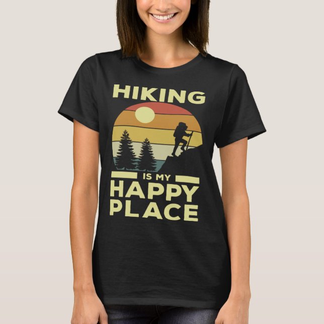 Camiseta Hiking is My Happy Place Retro Sunset Mountain Cli (Frente)