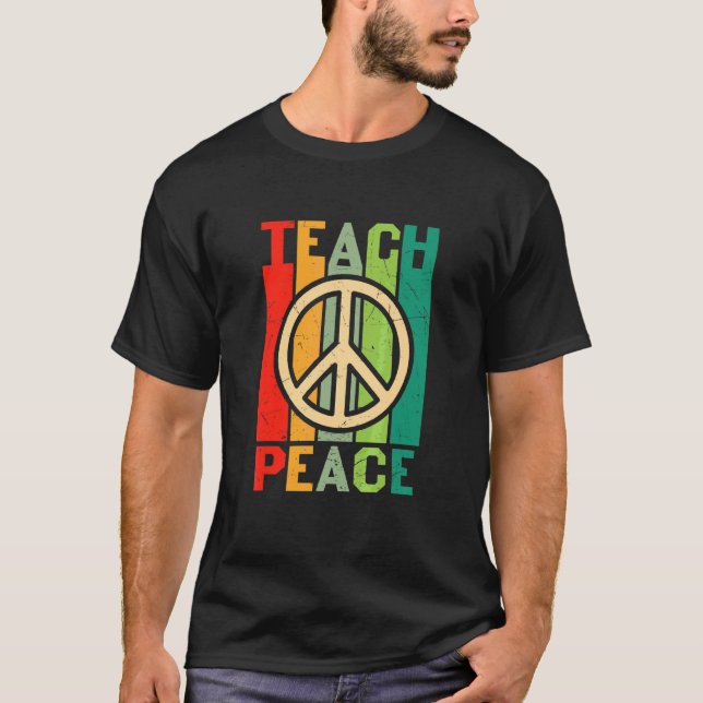 Camiseta Hippie Teach Peace Colorful Retro (Frente)