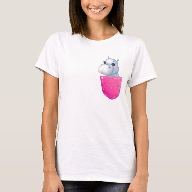 Camiseta Hippo Bonito em um Bolso Rosa Impresso (Frente)