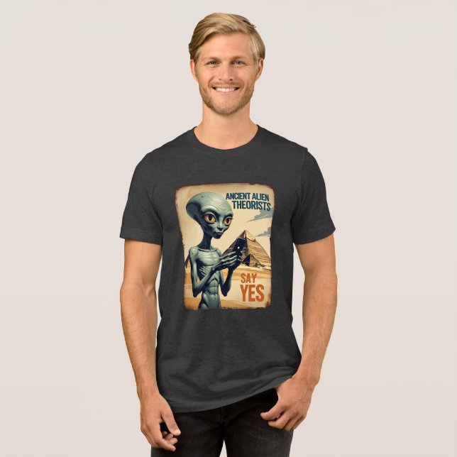 Camiseta Histórico da Pirâmide da Alienígena antiga (Frente Completa)
