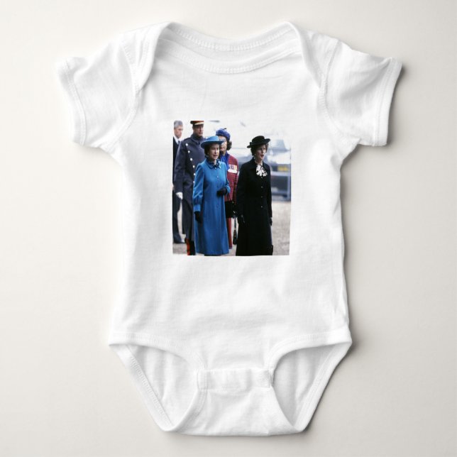 Camiseta HM Queen Elizabeth II-Margaret Thatcher (Frente)